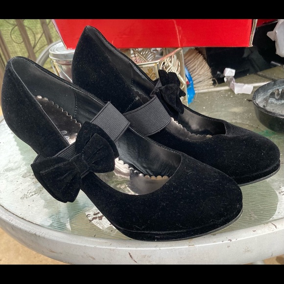 Women’s Black Suede Shoes with Black and Grey strap with Black Bow Size 8.5 - Picture 4 of 5